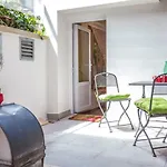 Center With Terrace Affittacamere 3*