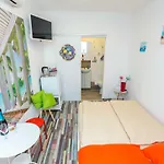 Center With Terrace Affittacamere 3*