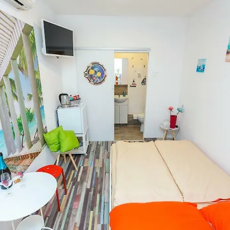 Center With Terrace Konukevi 3*