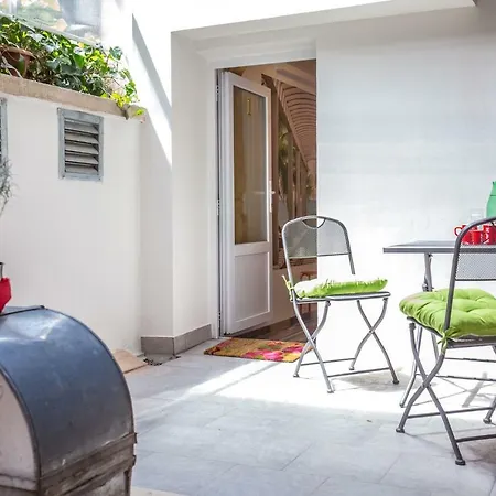 Center With Terrace Guest house *