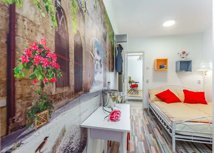 Center With Terrace 3*